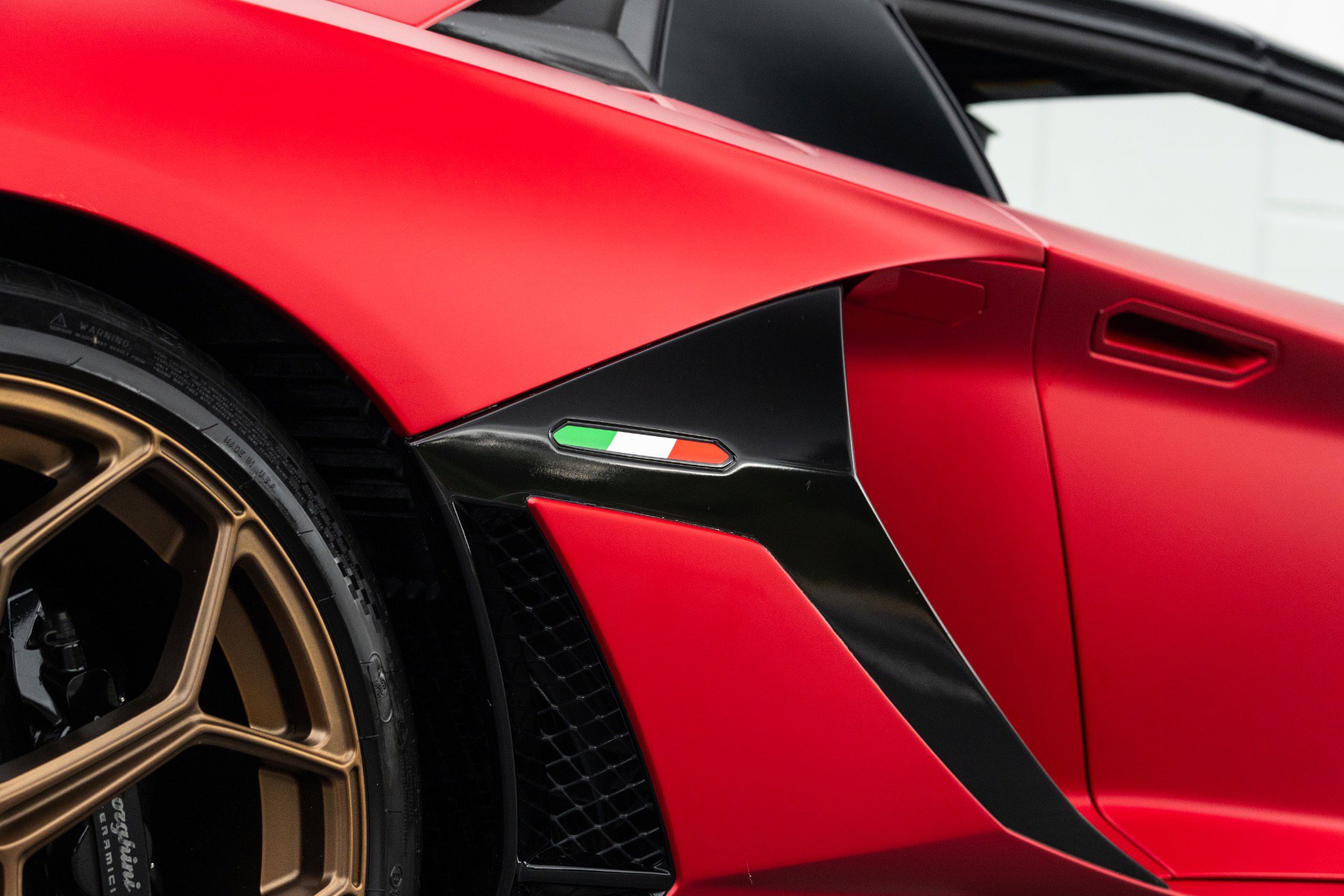 Used 2021 Lamborghini Aventador SVJ AWD/4WD image 18