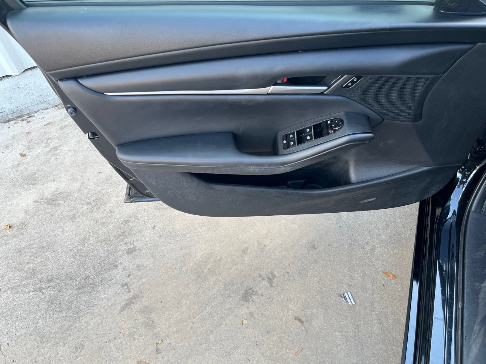 Used 2023 MAZDA MAZDA3 s FWD image 12