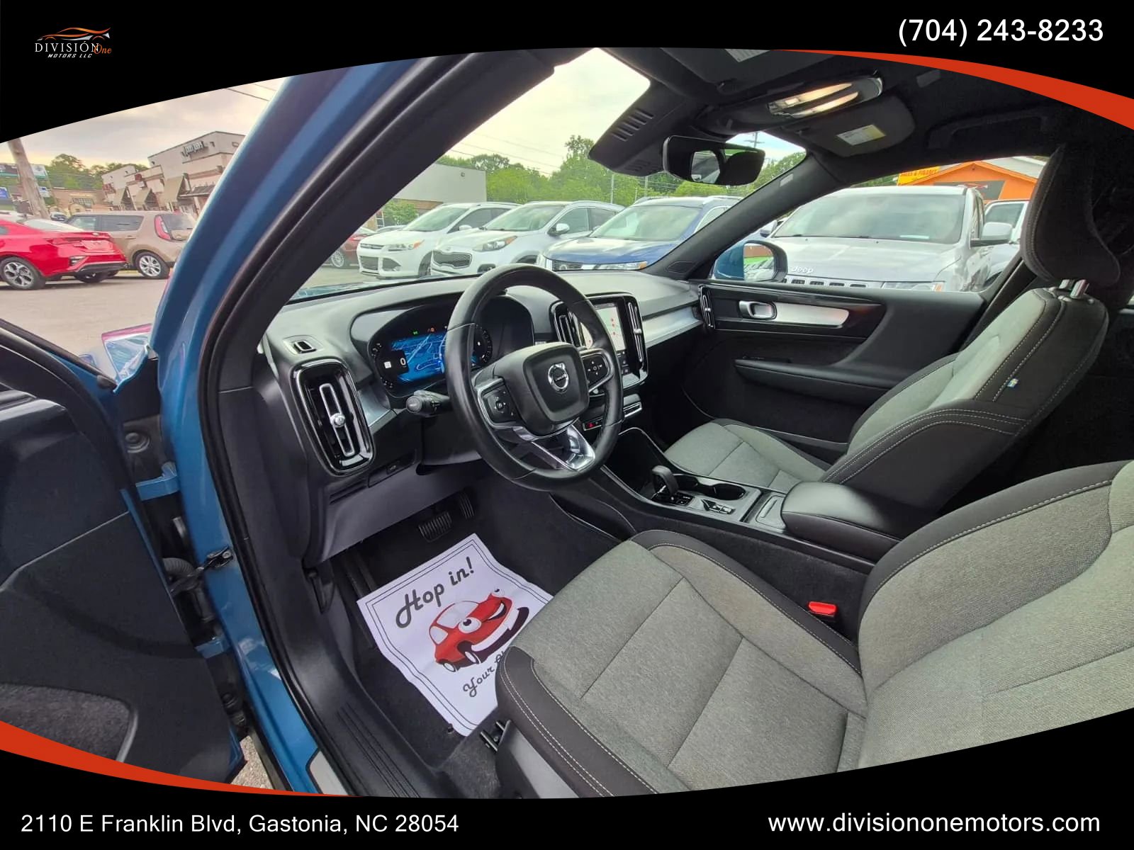 Used 2024 Volvo XC40 B5 Core AWD/4WD image 11