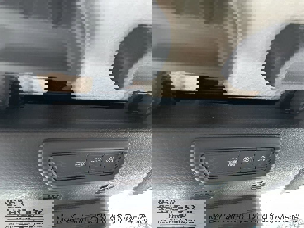 Used 2021 Jeep Gladiator Overland w/ Popular Equipment Package image 28