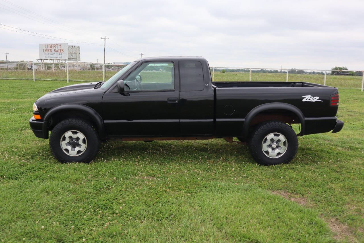 Used 2003 Chevrolet S10 Pickup LS w/ LS Preferred Equipment Group AWD/4WD image 10