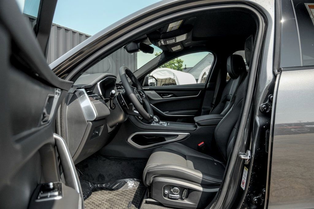 New 2026 Jaguar F-PACE R-Dynamic S image 10