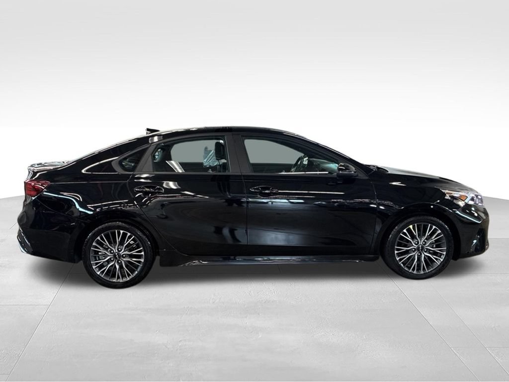 Certified 2023 Kia Forte GT-Line FWD image 7