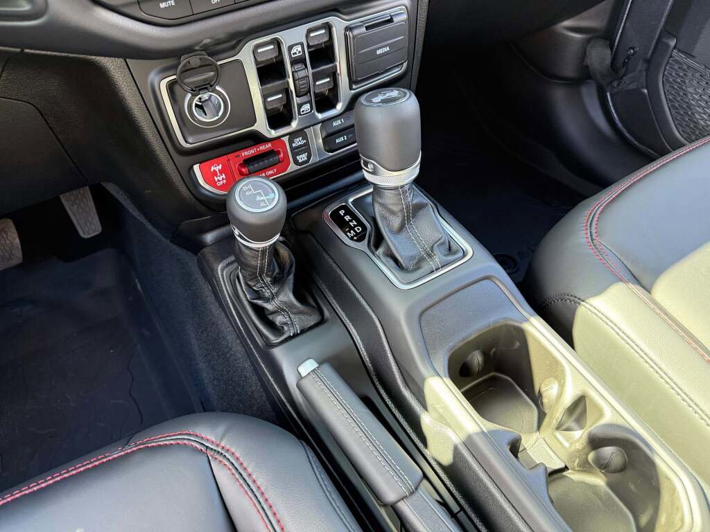 New 2025 Jeep Wrangler Unlimited Rubicon image 19