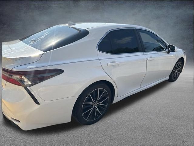 Used 2023 Toyota Camry SE FWD image 6