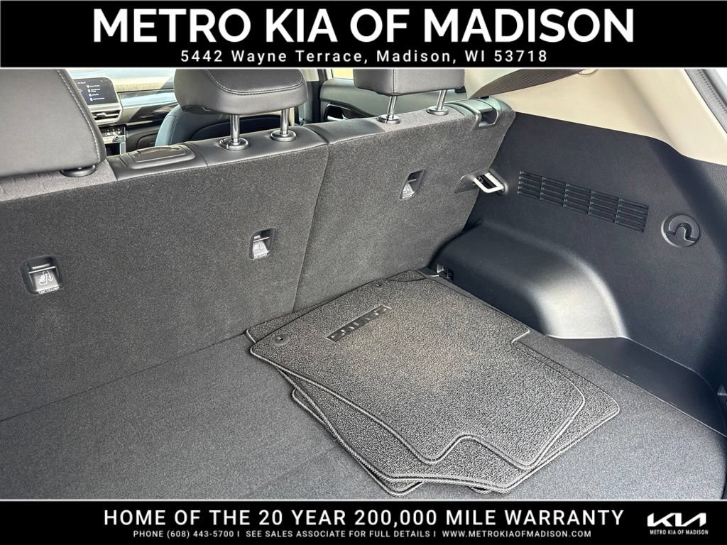 Used 2025 Kia Seltos S AWD/4WD image 36
