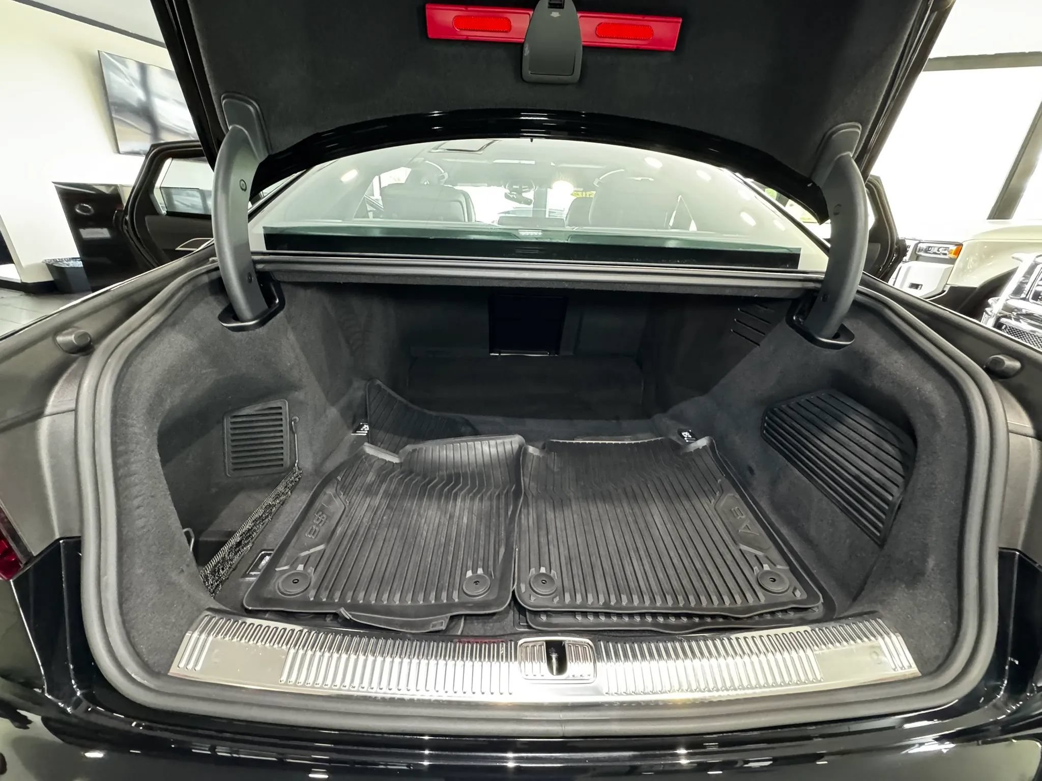 Used 2021 Audi S8 L w/ Full Leather Package AWD/4WD image 31