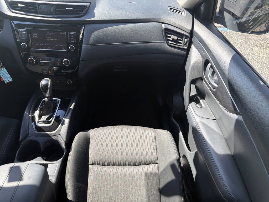 Used 2019 Nissan Rogue S image 16