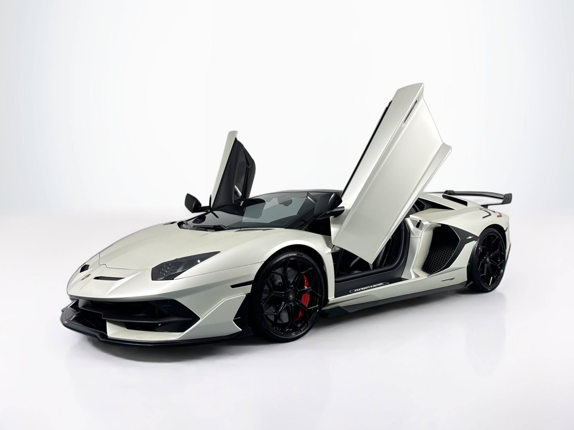 Used 2020 Lamborghini Aventador SVJ AWD/4WD image 78