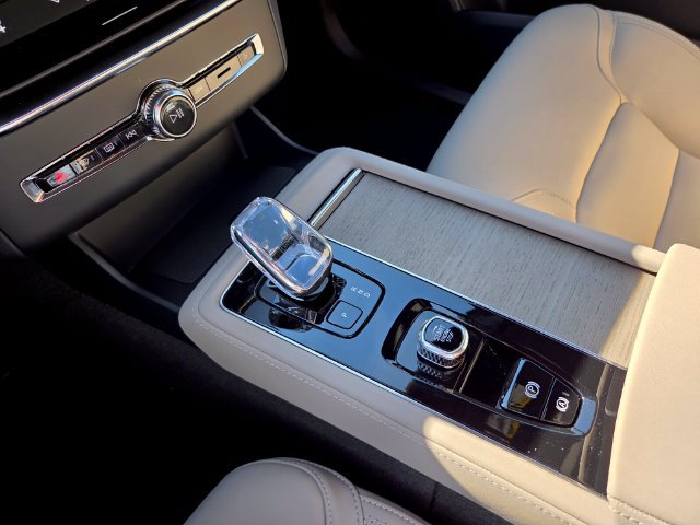 New 2027 Volvo XC90 B6 Plus AWD/4WD image 24