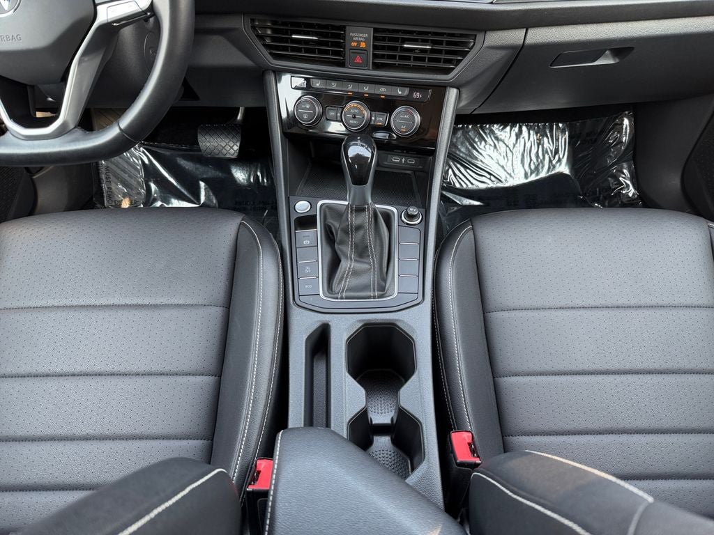 Used 2024 Volkswagen Jetta SE FWD image 12