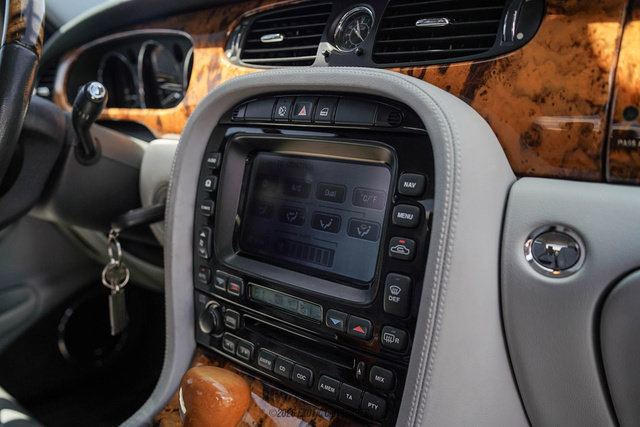 Used 2006 Jaguar XJ8 RWD image 52