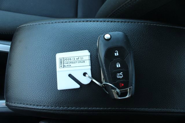 Used 2016 Chevrolet Cruze LT FWD image 27