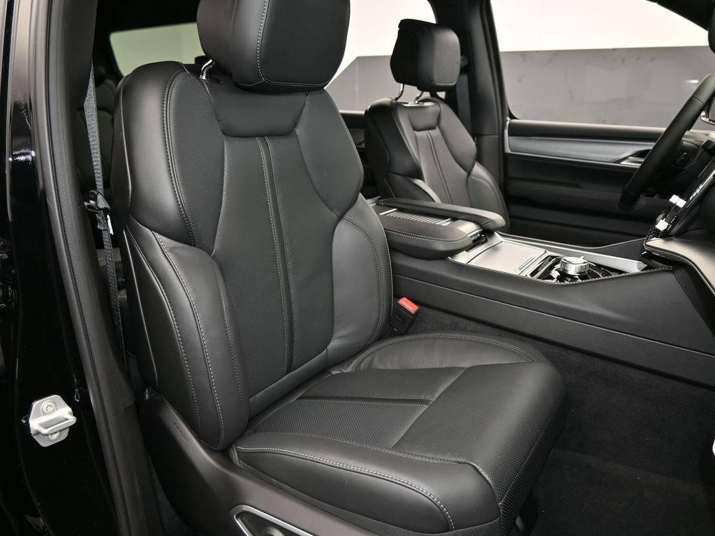 New 2026 Jeep Grand Wagoneer Limited AWD/4WD image 41