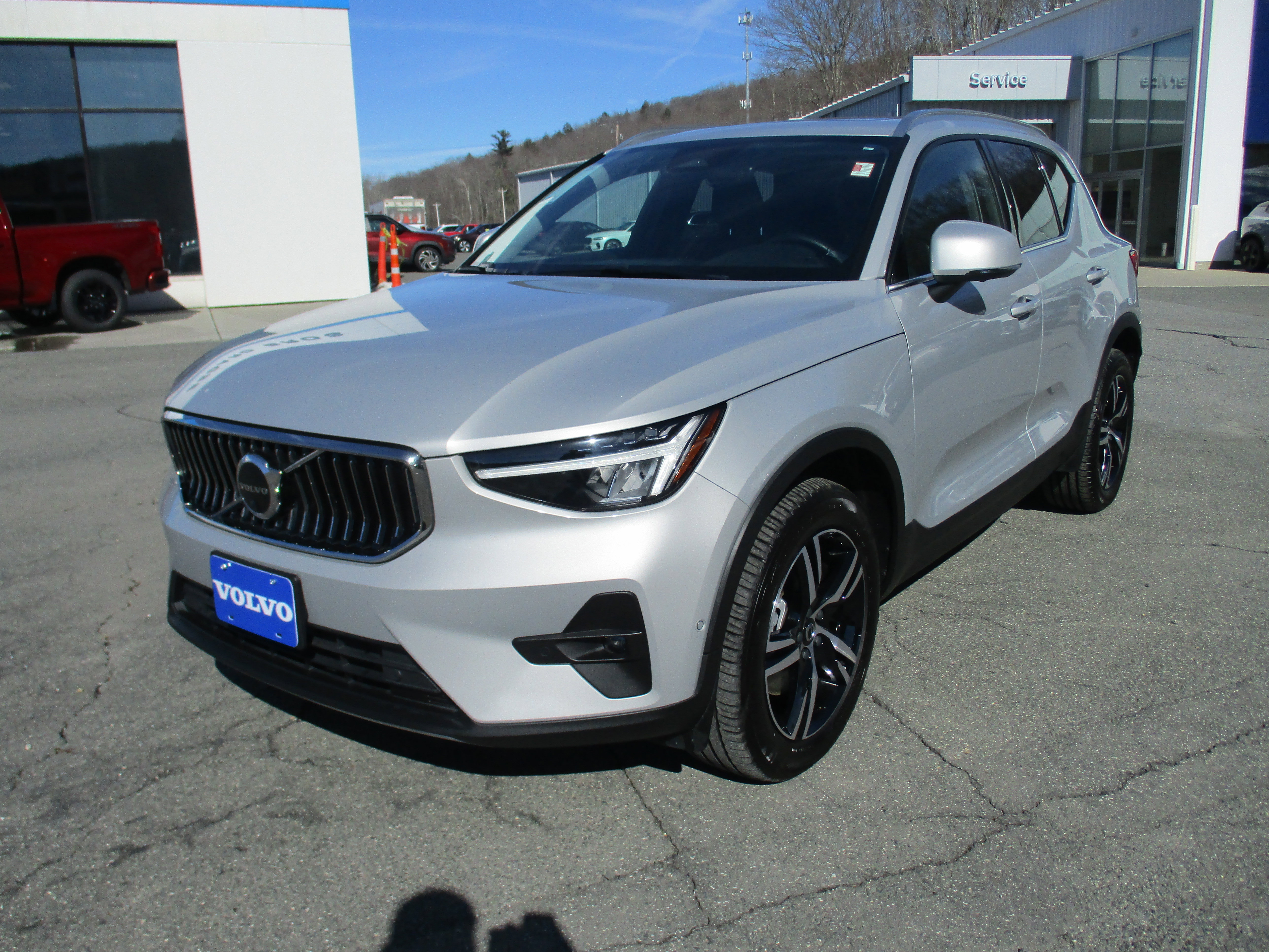 Used 2023 Volvo XC40 B5 Plus w/ Driver Assist Package