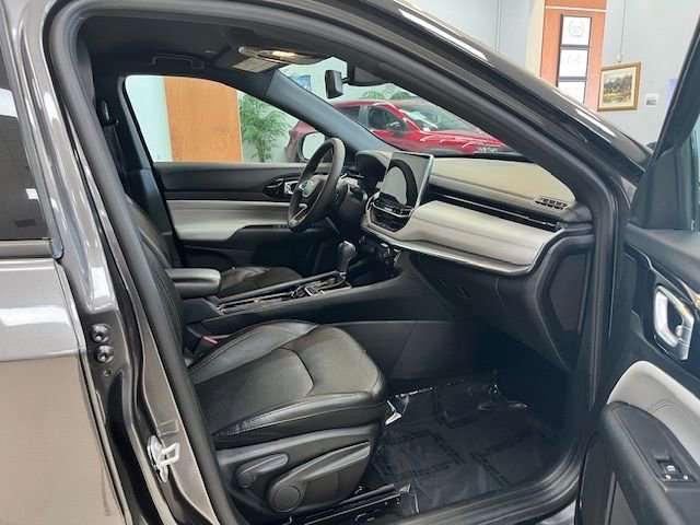 Used 2023 Jeep Compass Limited image 6