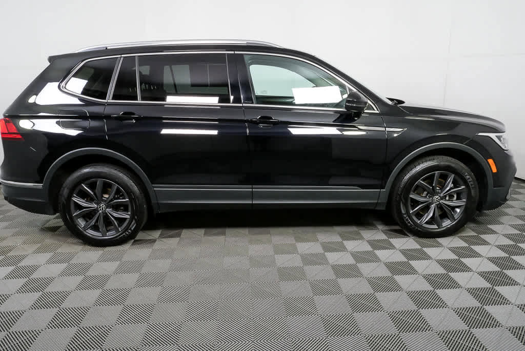 Certified 2023 Volkswagen Tiguan SE FWD image 3