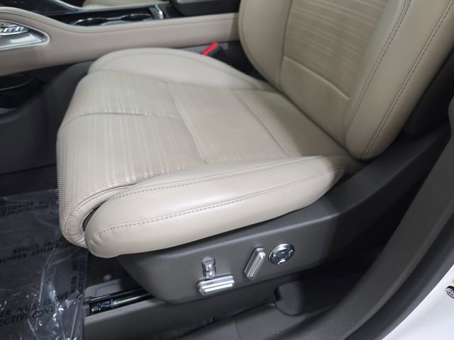 Certified 2024 Lincoln Nautilus Reserve w/ Equipment Group 203A image 26