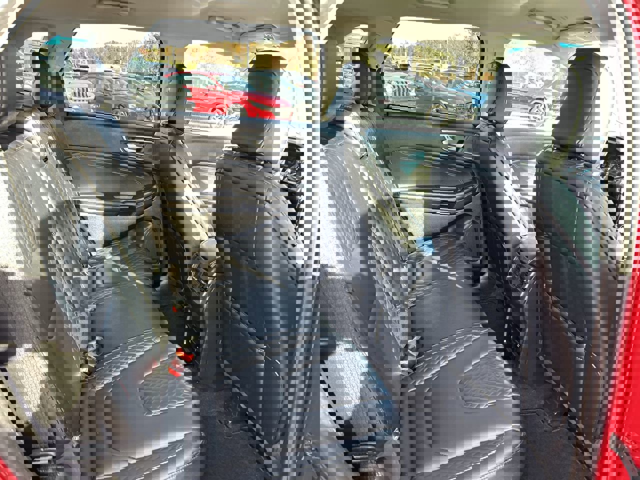 Used 2024 Ford Edge Titanium image 17