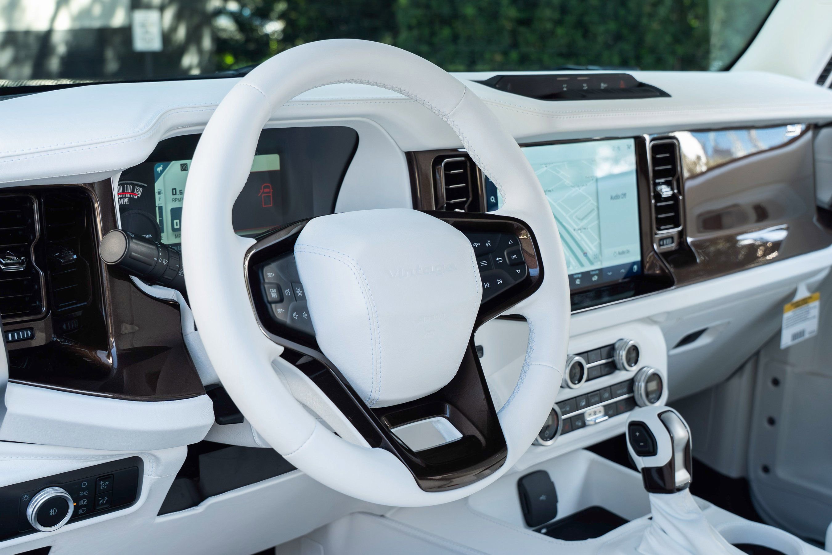 Used 2024 Ford Bronco Black Diamond image 27