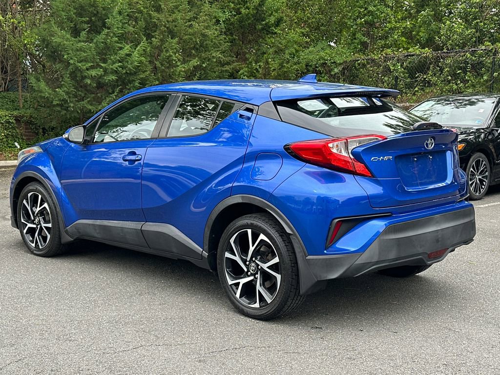 Used 2018 Toyota C-HR XLE FWD image 3