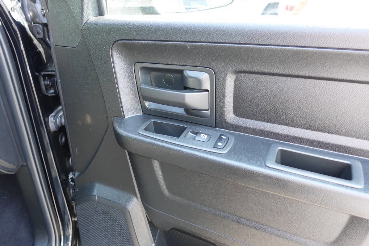 Used 2022 RAM 1500 Express w/ Wheel & Sound Group AWD/4WD image 31
