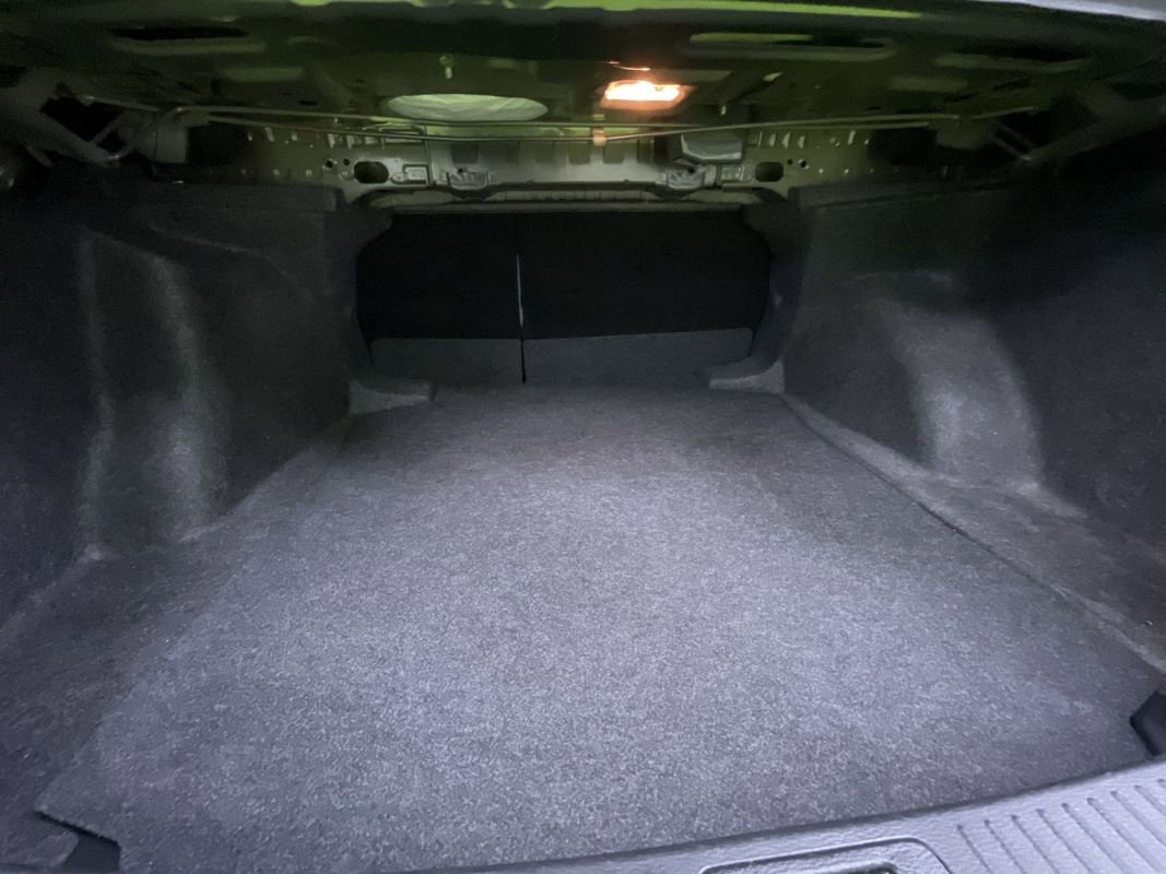 Used 2025 Toyota Corolla LE image 27