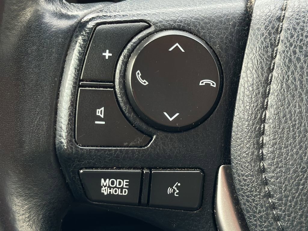 Used 2017 Toyota RAV4 XLE FWD image 21