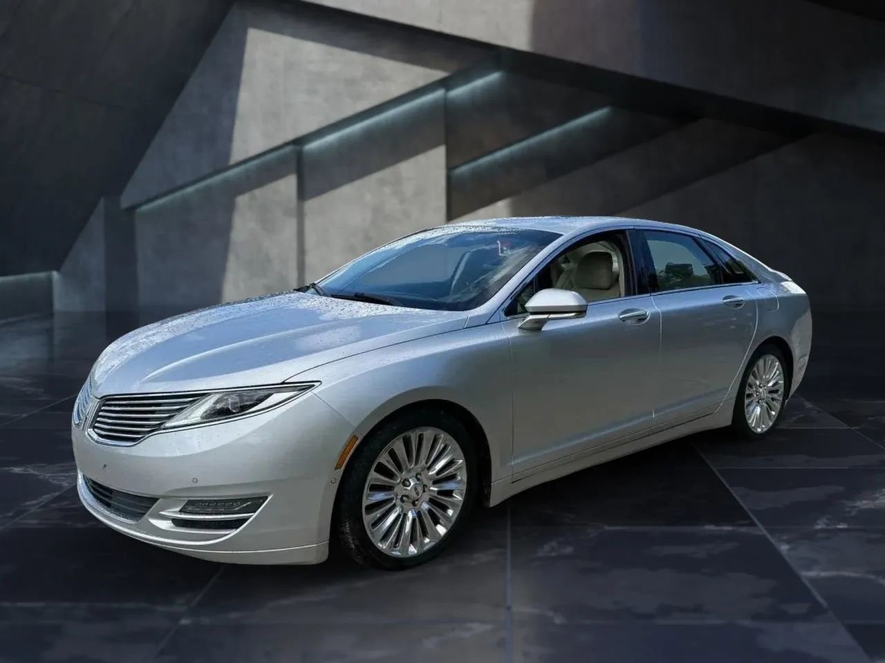 Used 2013 Lincoln MKZ image 3