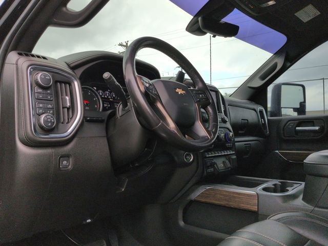 Used 2023 Chevrolet Silverado 3500 High Country w/ Technology Package AWD/4WD image 8