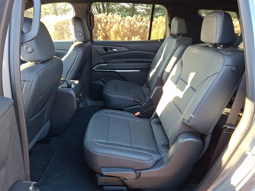 Certified 2025 Chevrolet Traverse LT image 11