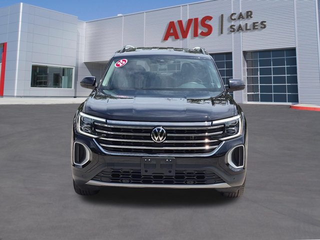 Used 2025 Volkswagen Atlas SE FWD image 2