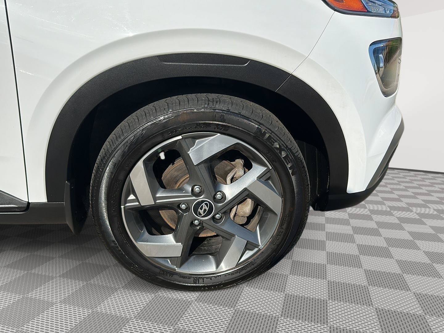 Certified 2023 Hyundai Venue SEL FWD image 16
