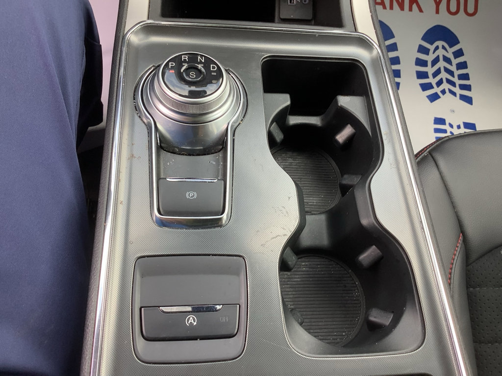 Used 2024 Ford Edge ST-Line image 16