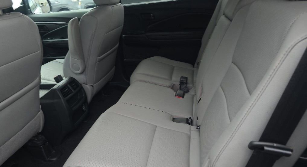 Used 2023 Honda Passport EX-L image 16