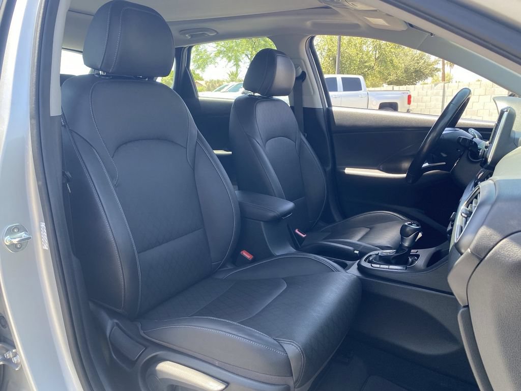 Used 2020 Hyundai Elantra GT w/ Style Package 02 FWD image 9