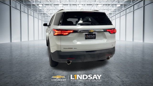 Used 2023 Chevrolet Traverse LT w/ Rear Camera Mirror Package image 8