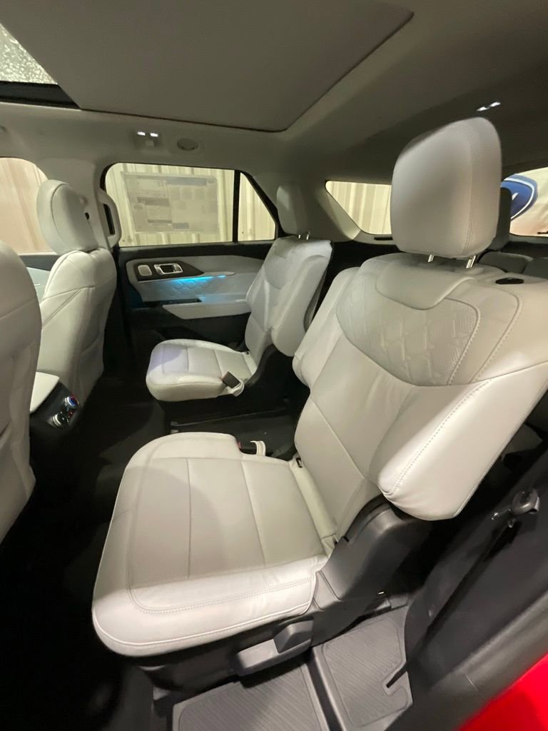 New 2026 Ford Explorer Platinum w/ LUX Leather Package image 11