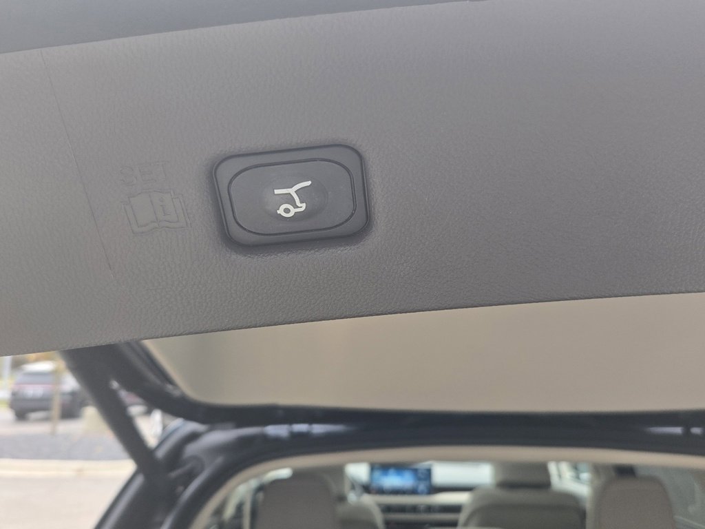 Certified 2023 Lincoln Nautilus Reserve image 28