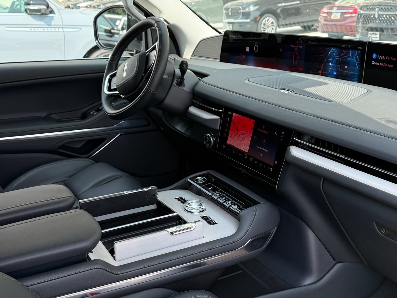 New 2027 Lincoln Navigator L Premier AWD/4WD image 9