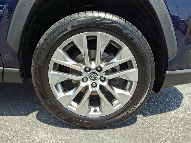 Used 2021 Toyota RAV4 XLE Premium AWD/4WD image 8