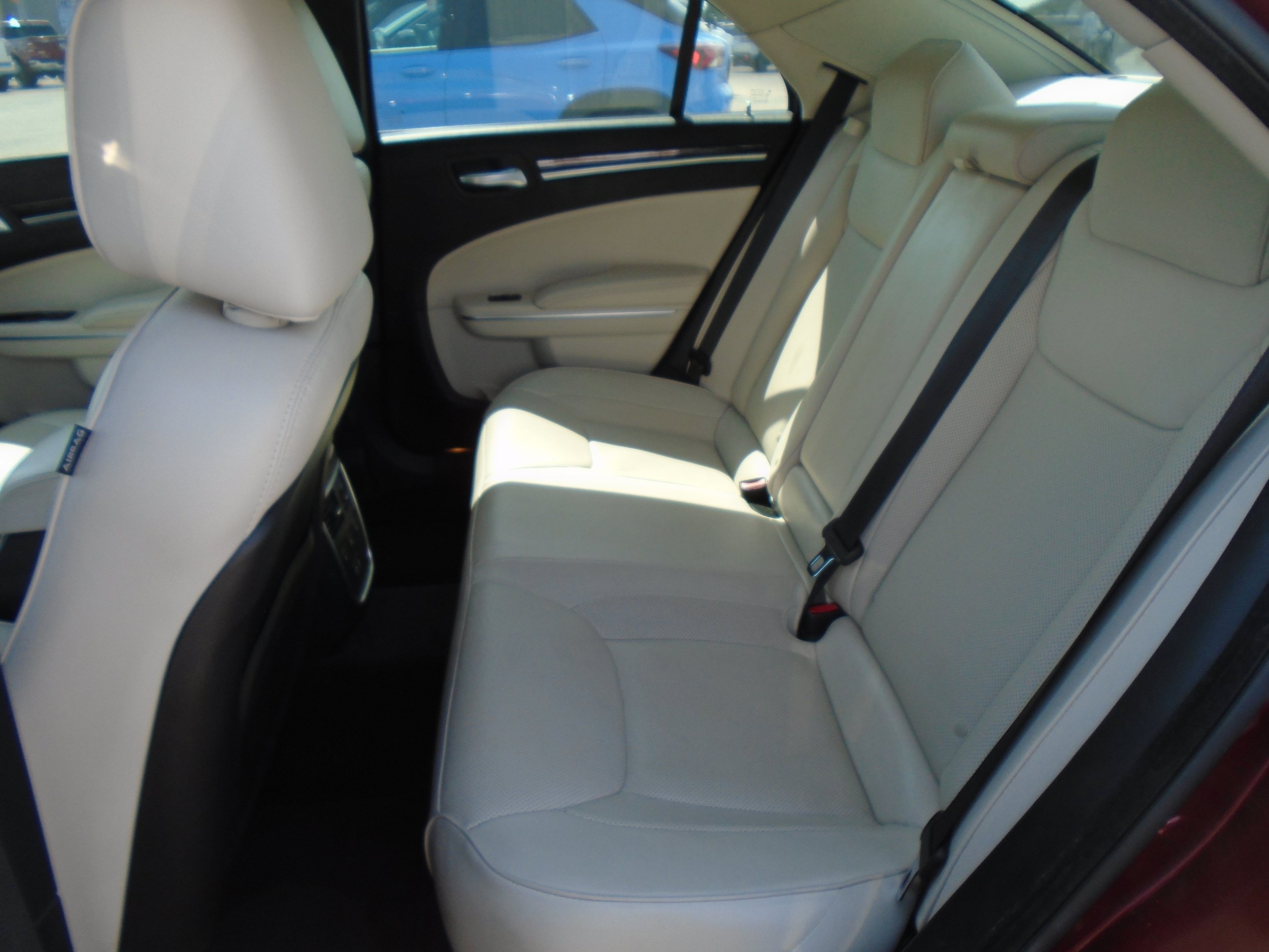 Used 2016 Chrysler 300 C AWD/4WD image 9