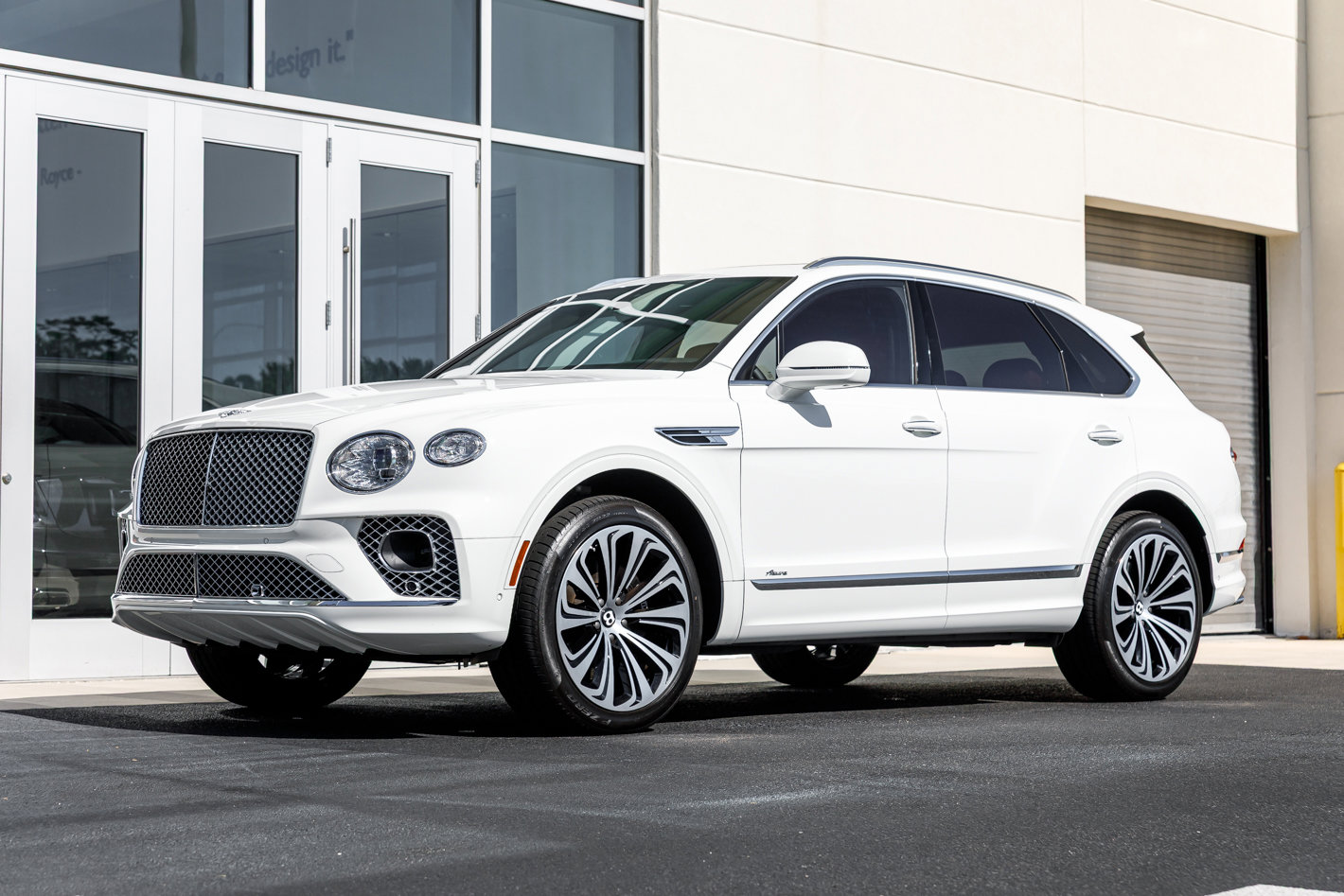 Used 2023 Bentley Bentayga AWD/4WD image 9
