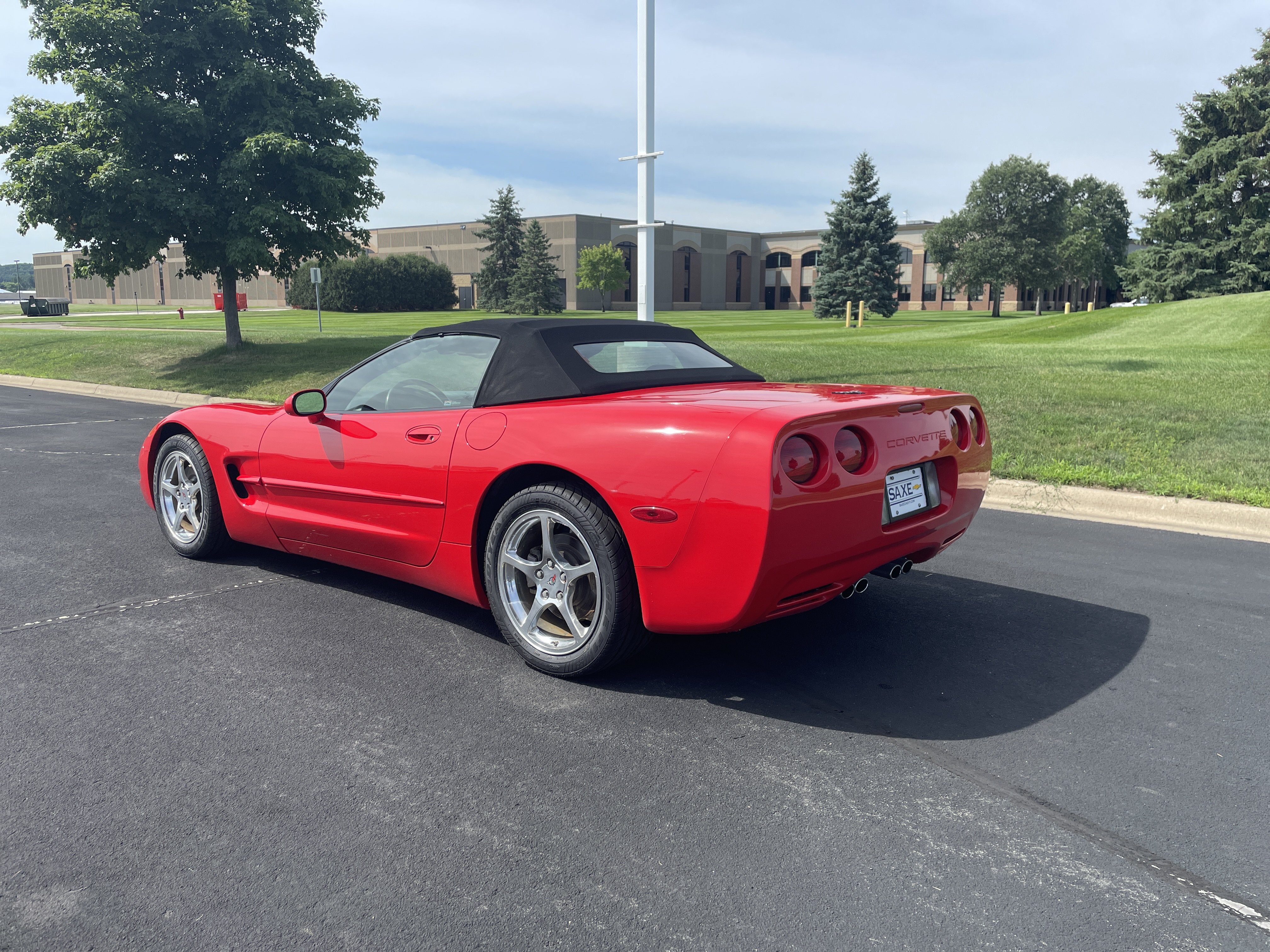 Used 2001 Chevrolet Corvette Convertible w/ Preferred Equipment Group2 RWD image 3