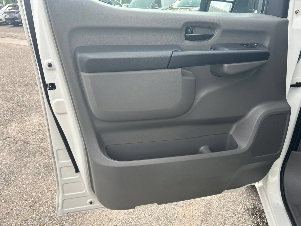 Used 2020 Nissan NV 2500 SV RWD image 15