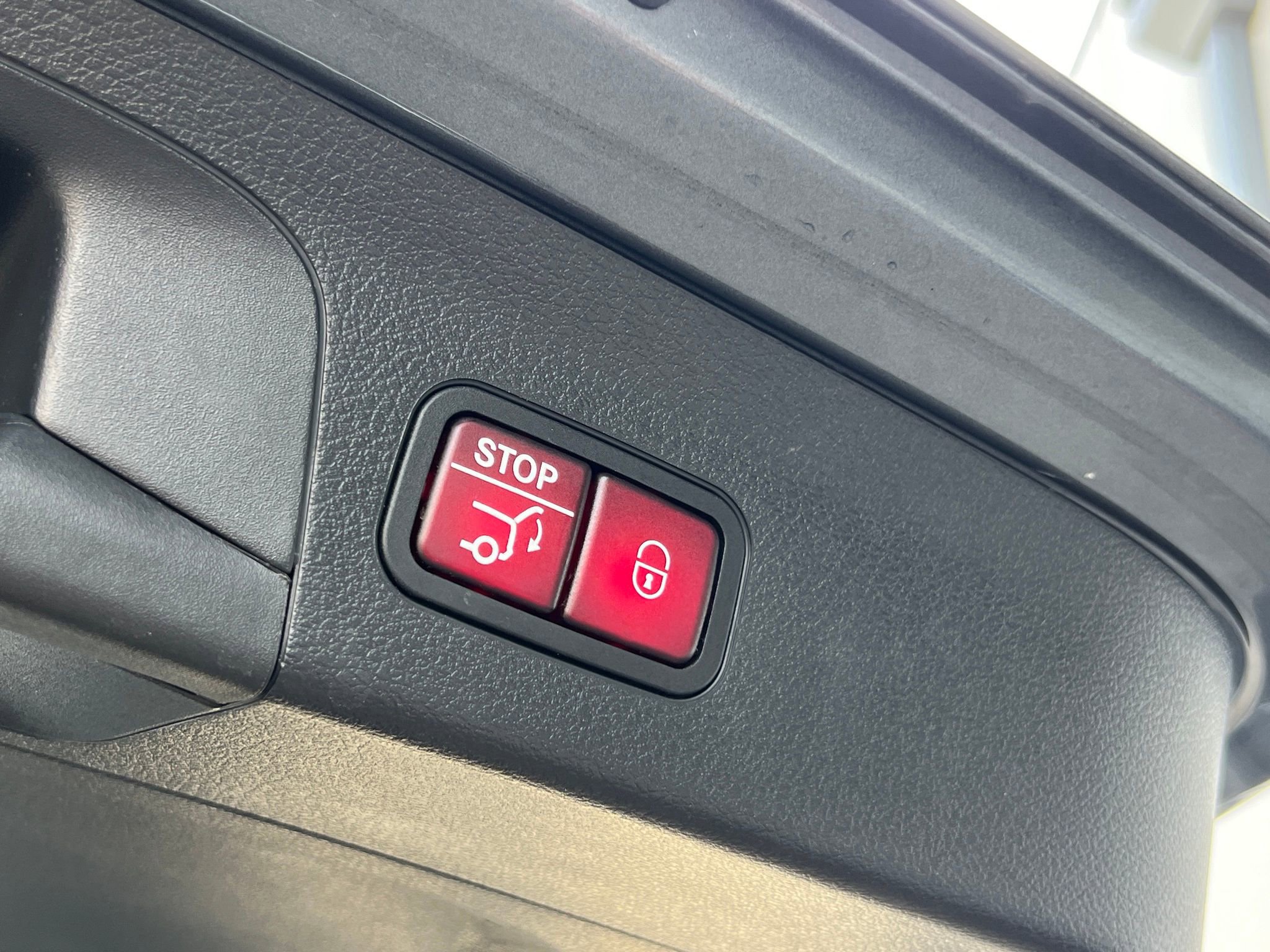 Used 2023 Mercedes-Benz GLS 580 4MATIC image 24