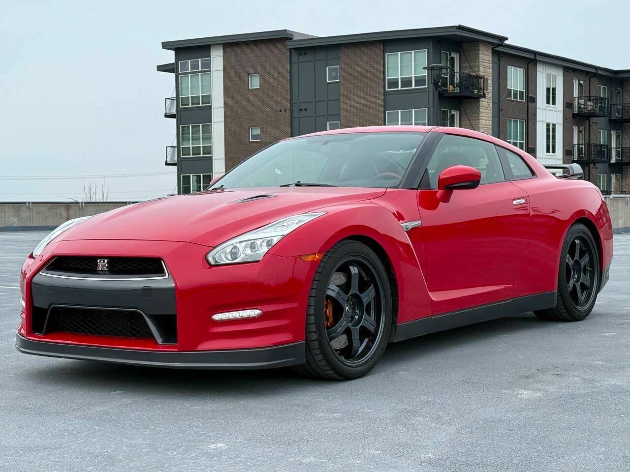 Used 2015 Nissan GT-R Black Edition AWD/4WD image 8