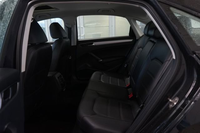 Used 2019 Volkswagen Passat 2.0T Wolfsburg image 27