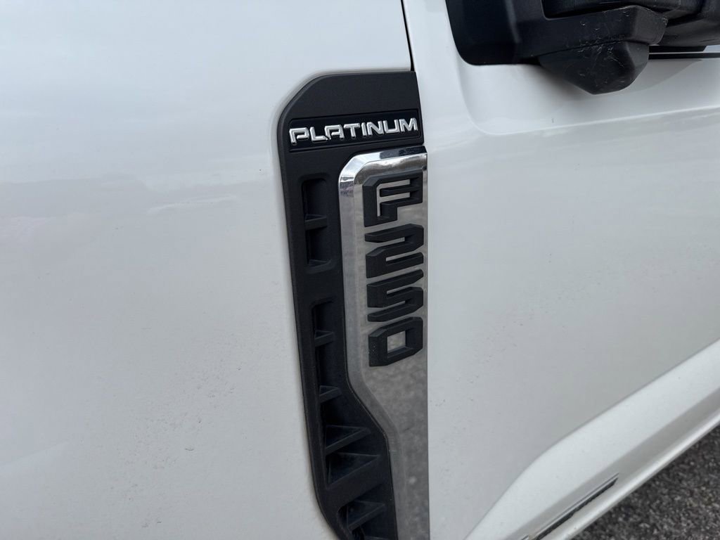 Used 2024 Ford F250 Platinum image 9