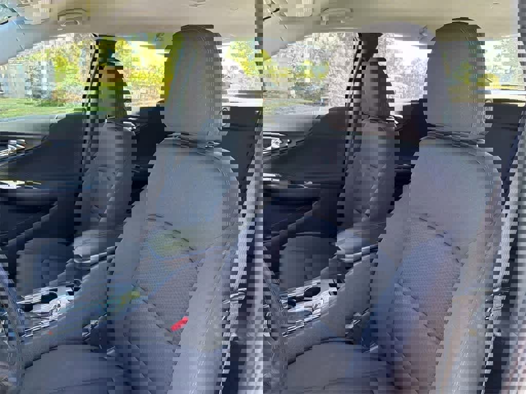 Used 2024 Chevrolet Malibu LT image 28